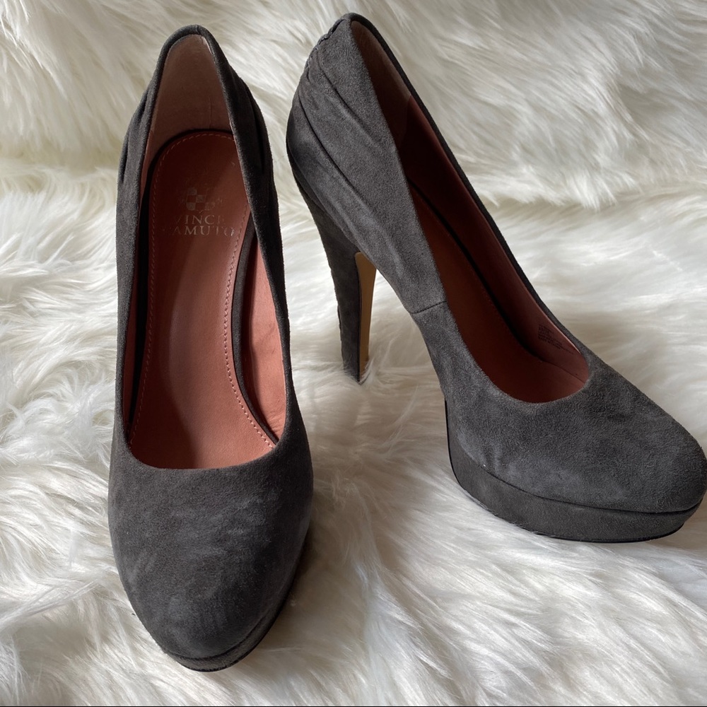 Vince Camuto gray suede pump